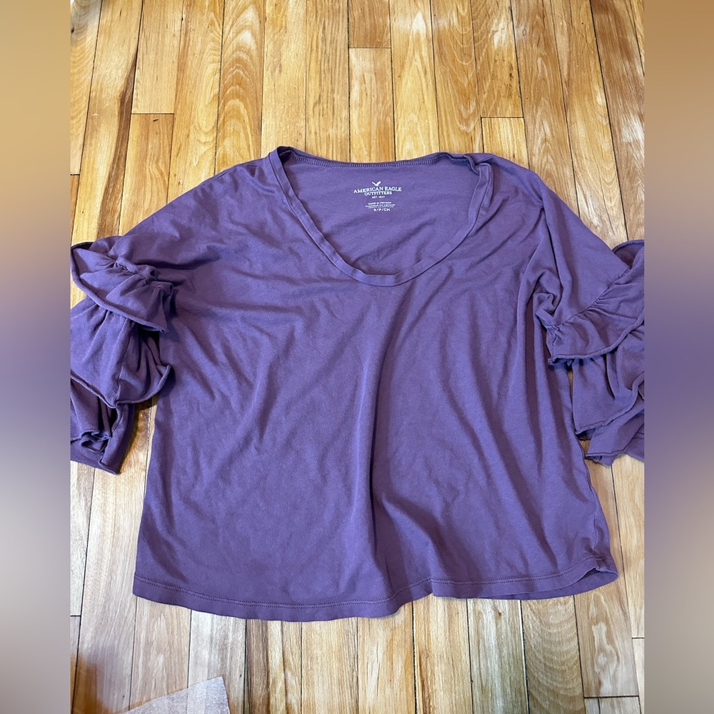 American eagle 3/4 ruffle sleeves top size S/M